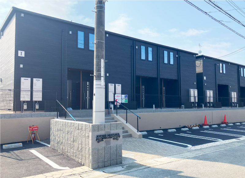 アパートの看板　ステンレス切り文字の看板　マンションの看板　人気のLED切り文字サイン